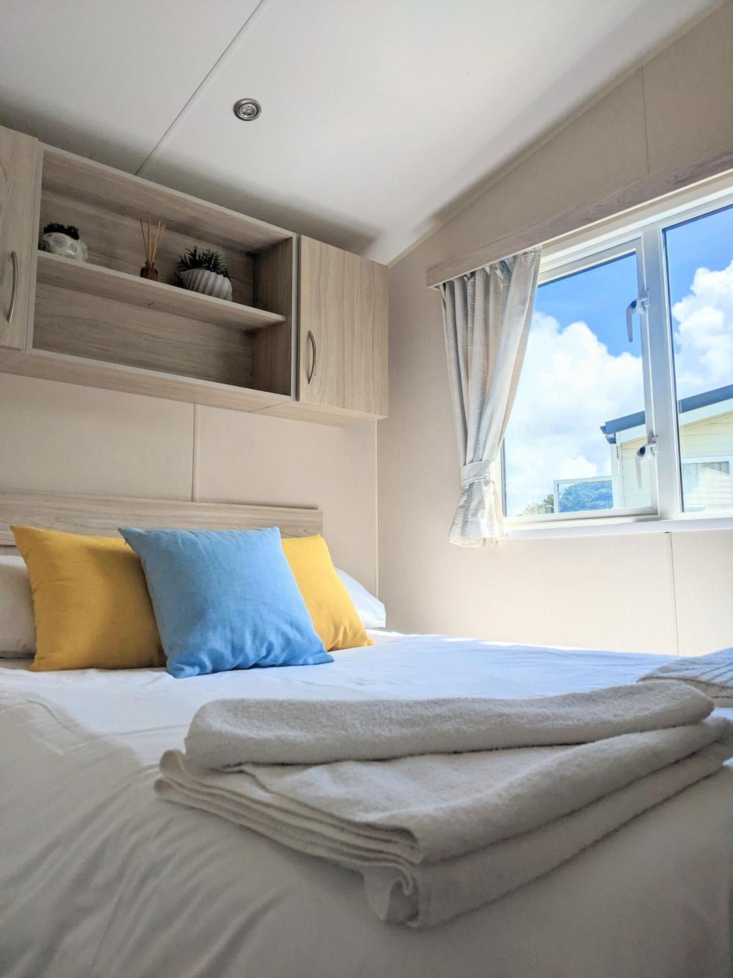 Large 4 Person Couples And Family Caravan In Newquay Bay Apartamento *