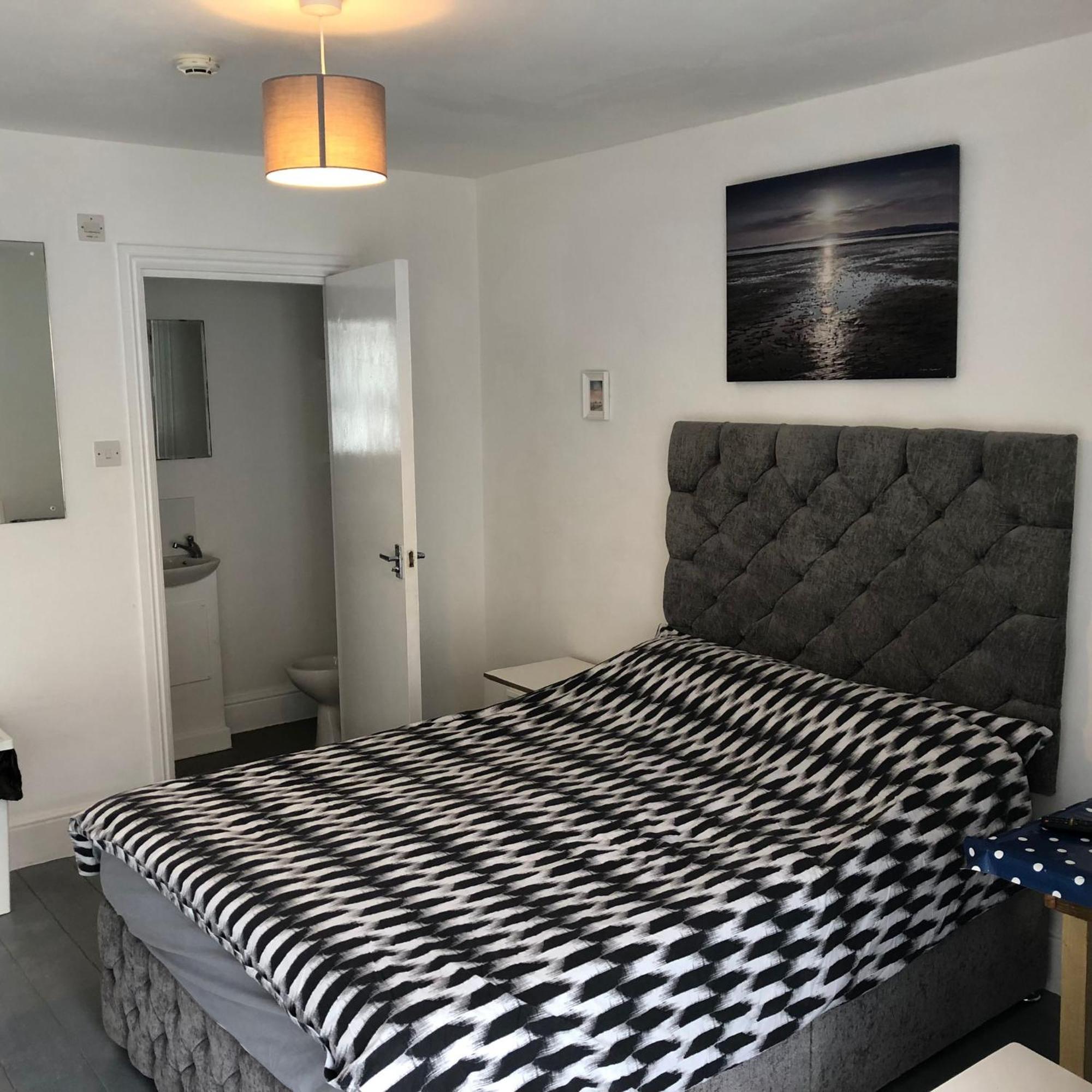 Hostel Tolcarne *