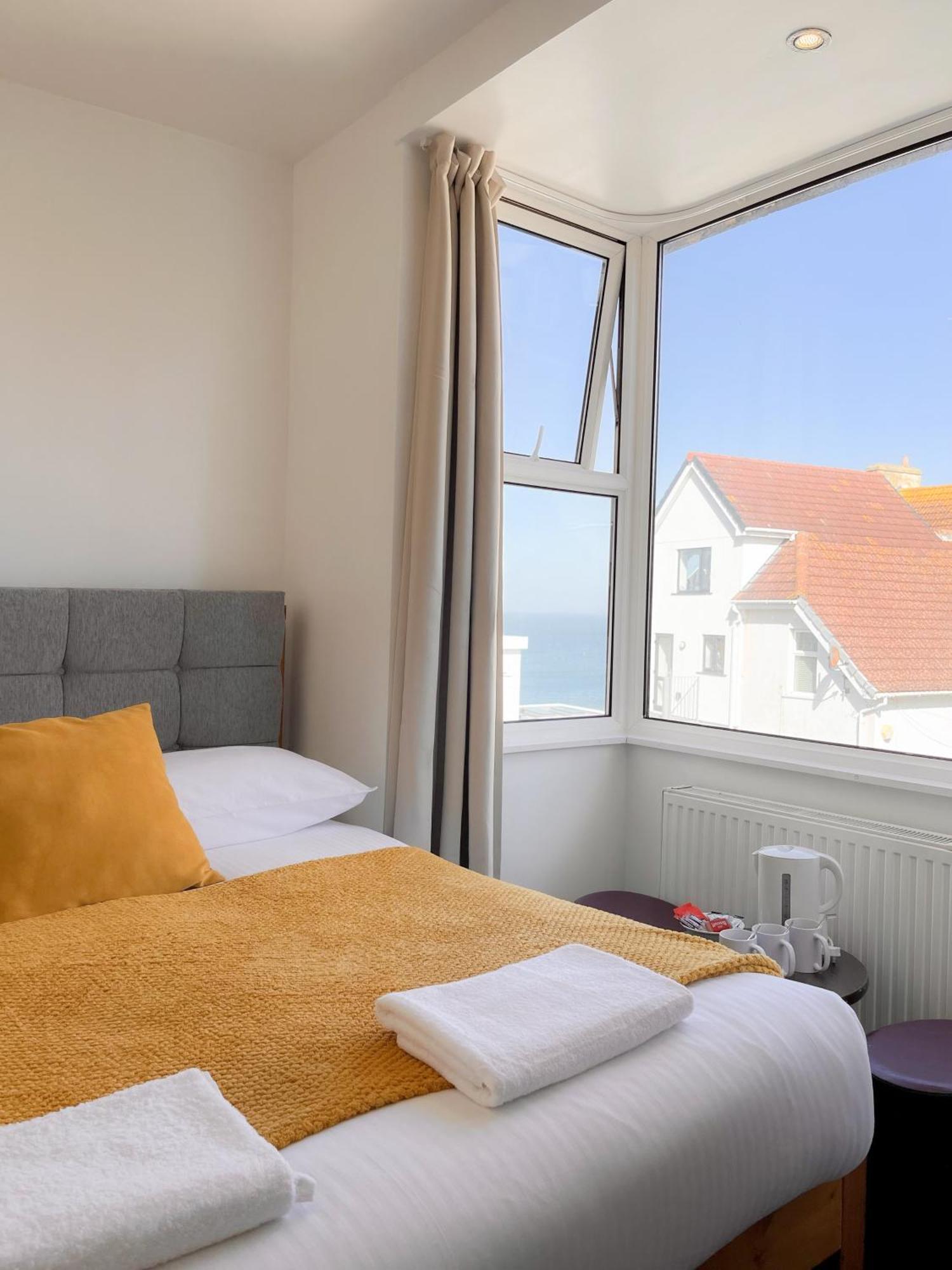 Hotel Reef 2*
