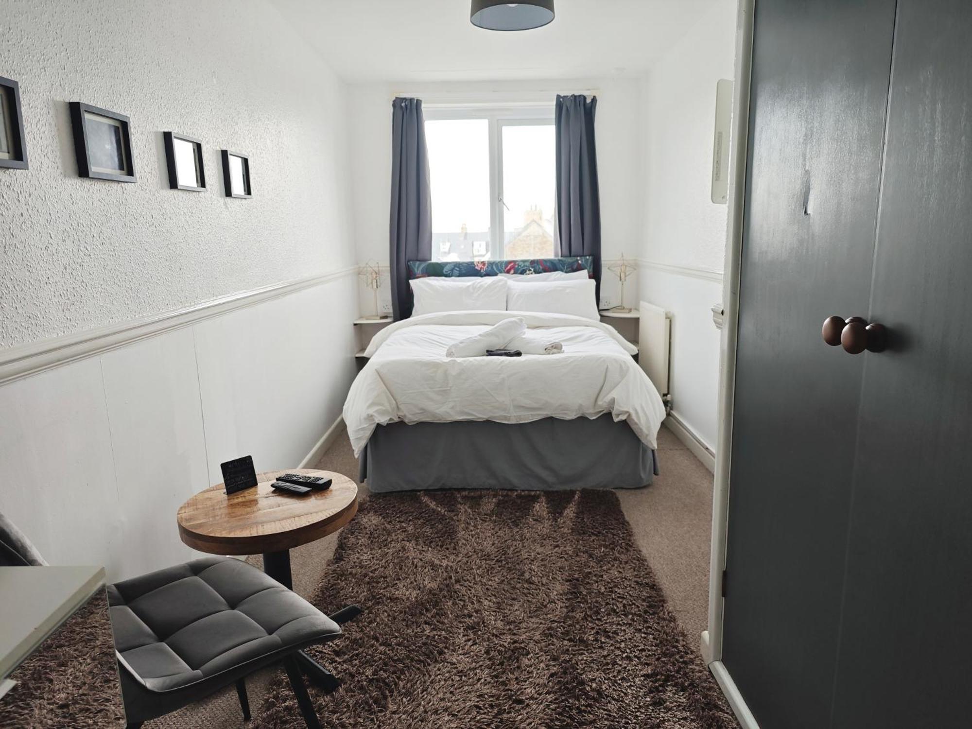 Styles & White - Central Newquay * New Quay