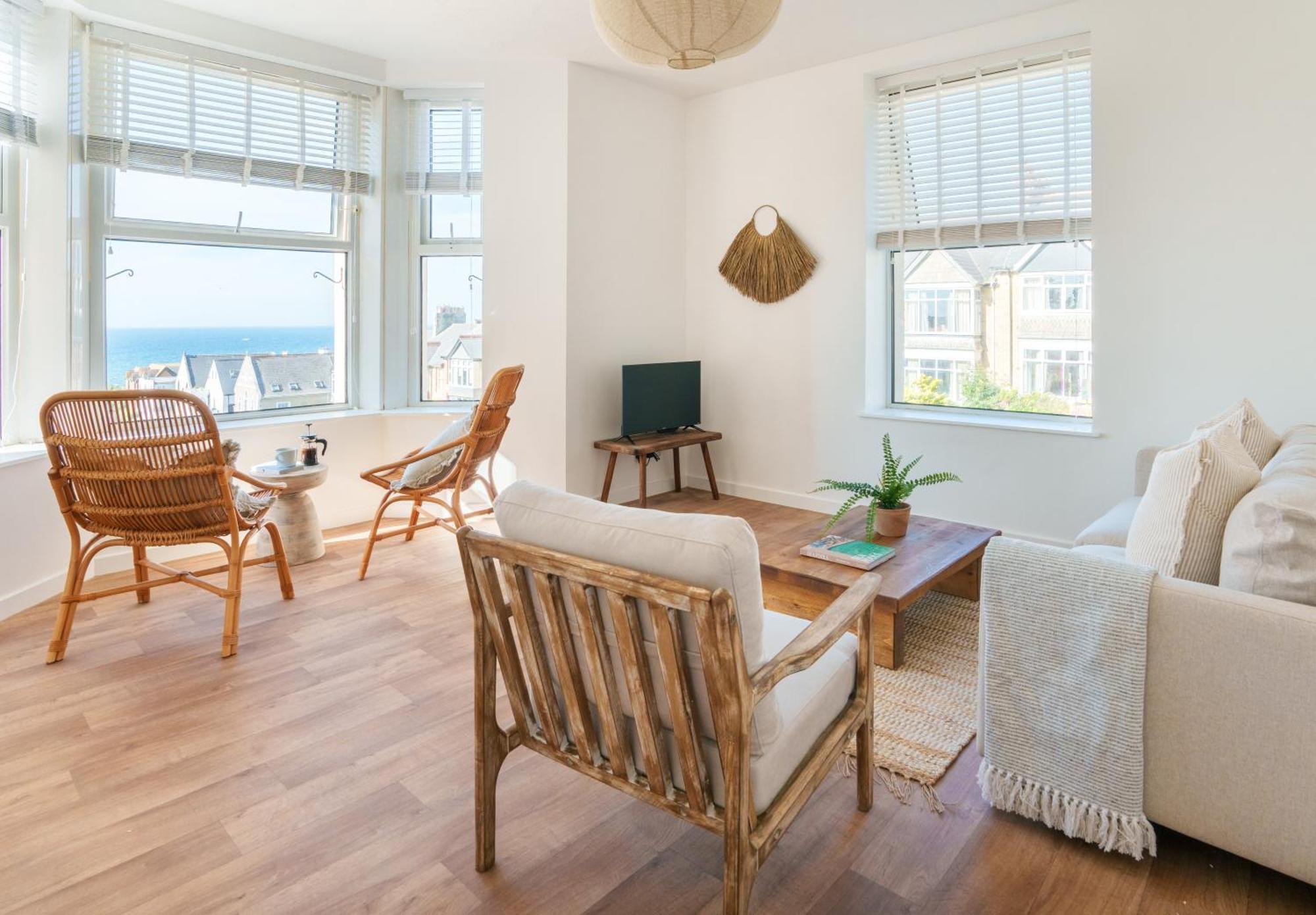 Coastal Hideout Apartment *