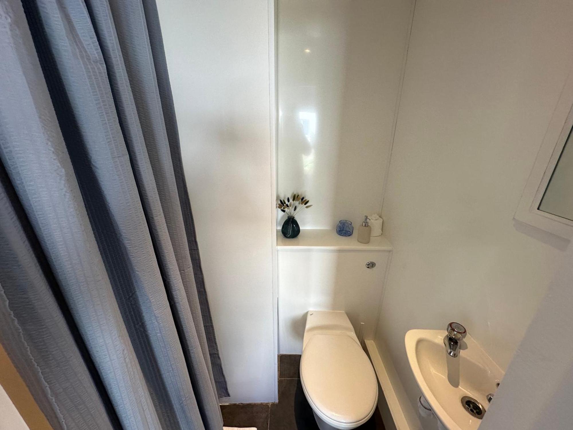 House With Expansive Sea Views! New Quay
