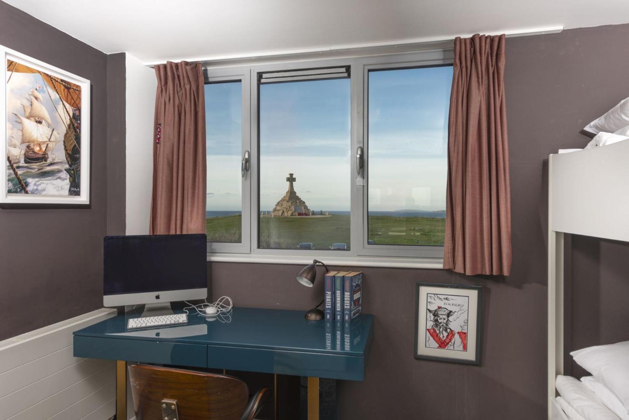 Penthouse 53 Zinc Sleeps 6, Newquay Holiday home *