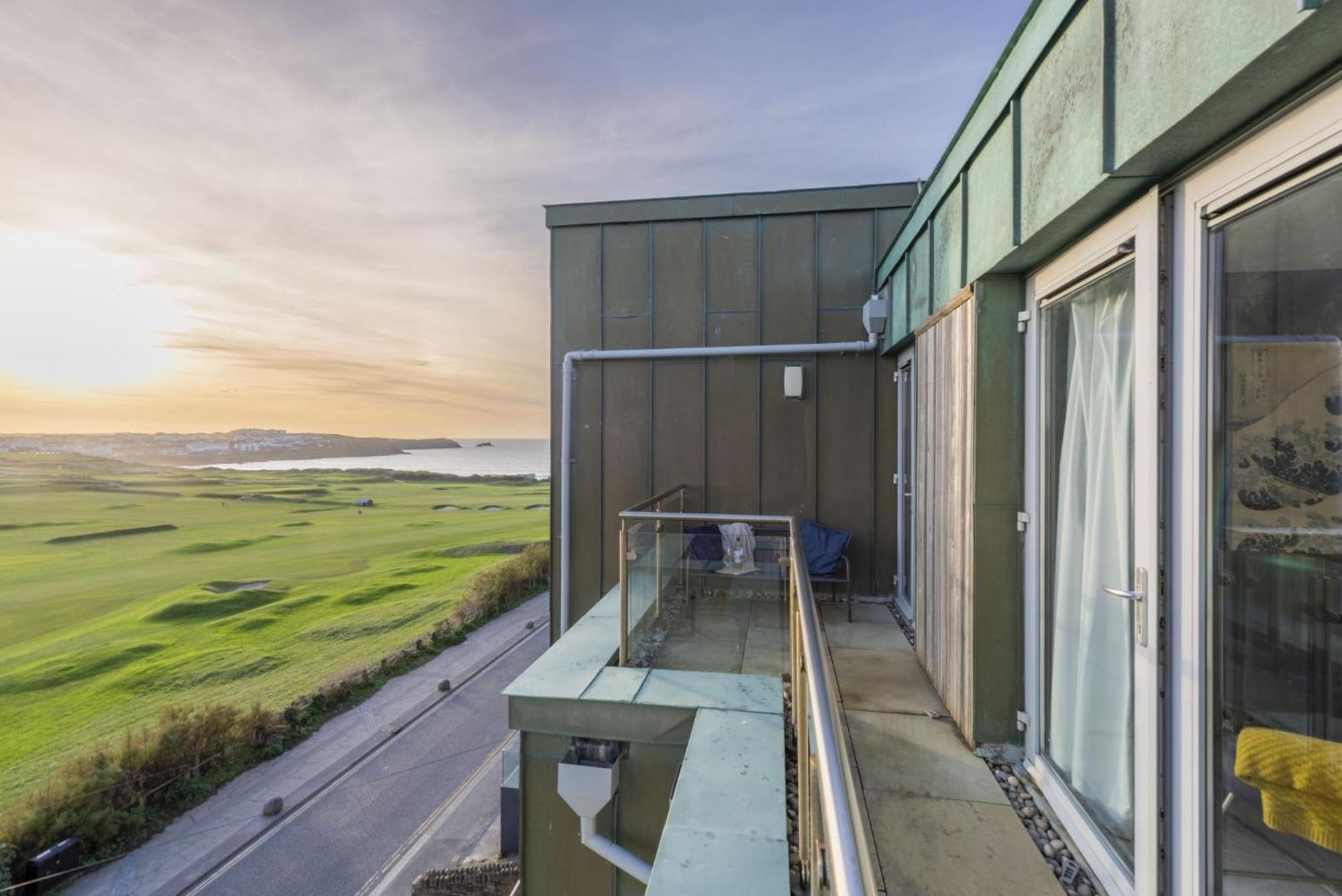 Penthouse 53 Zinc Sleeps 6, Newquay Holiday home *