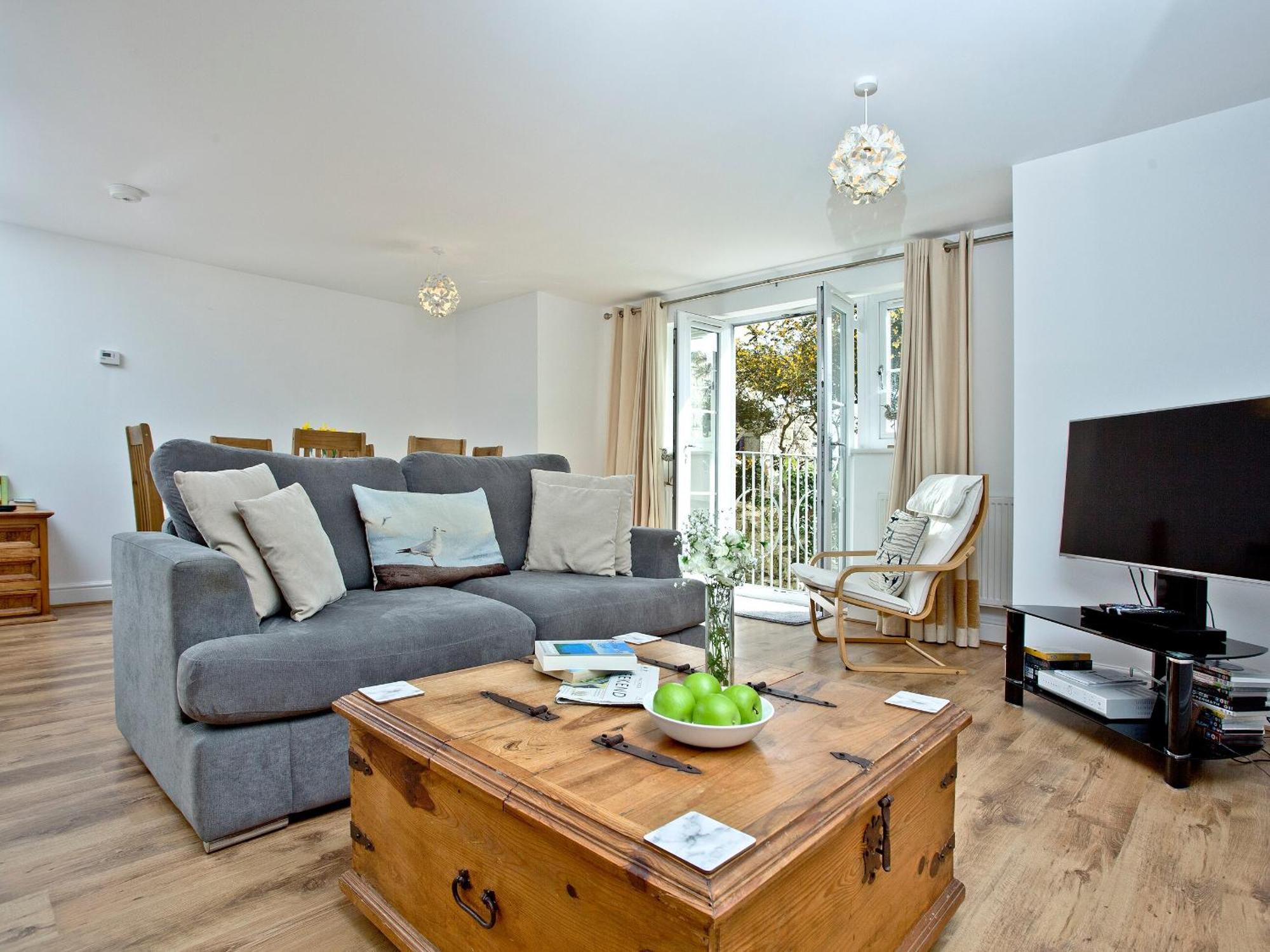 3 Harbour View Apartment *