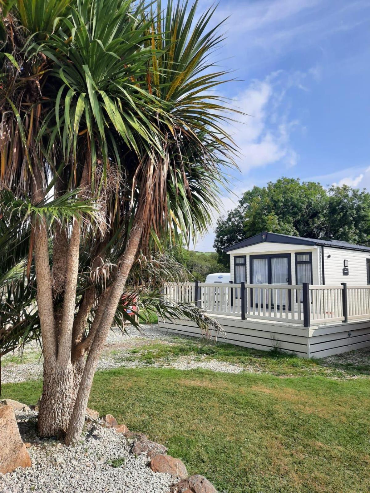 Holiday home Sunset Retreat Caravan With Large Wrap Around Decking *