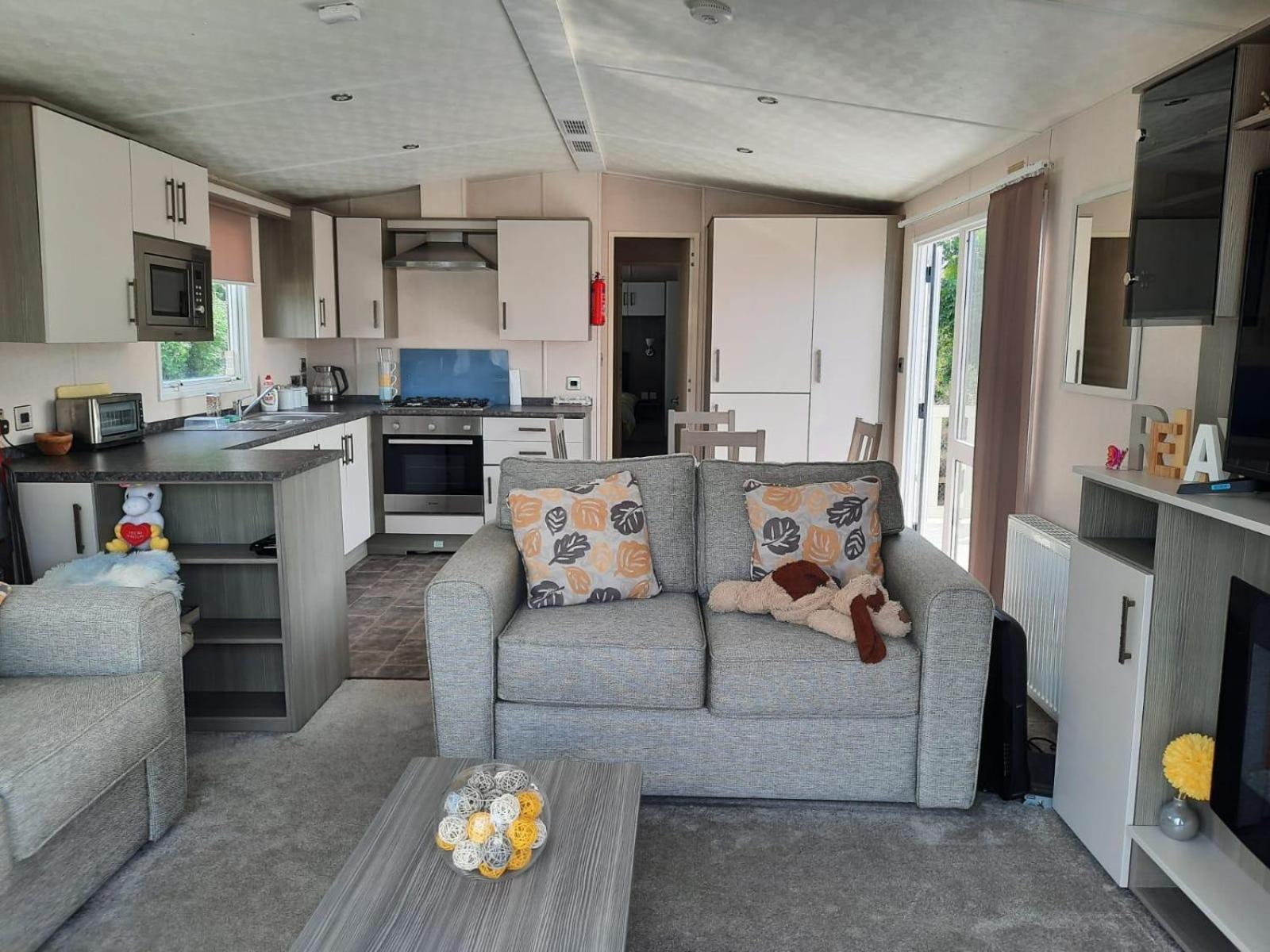 Sunset Retreat Caravan With Large Wrap Around Decking * Newquay (Cornwall)