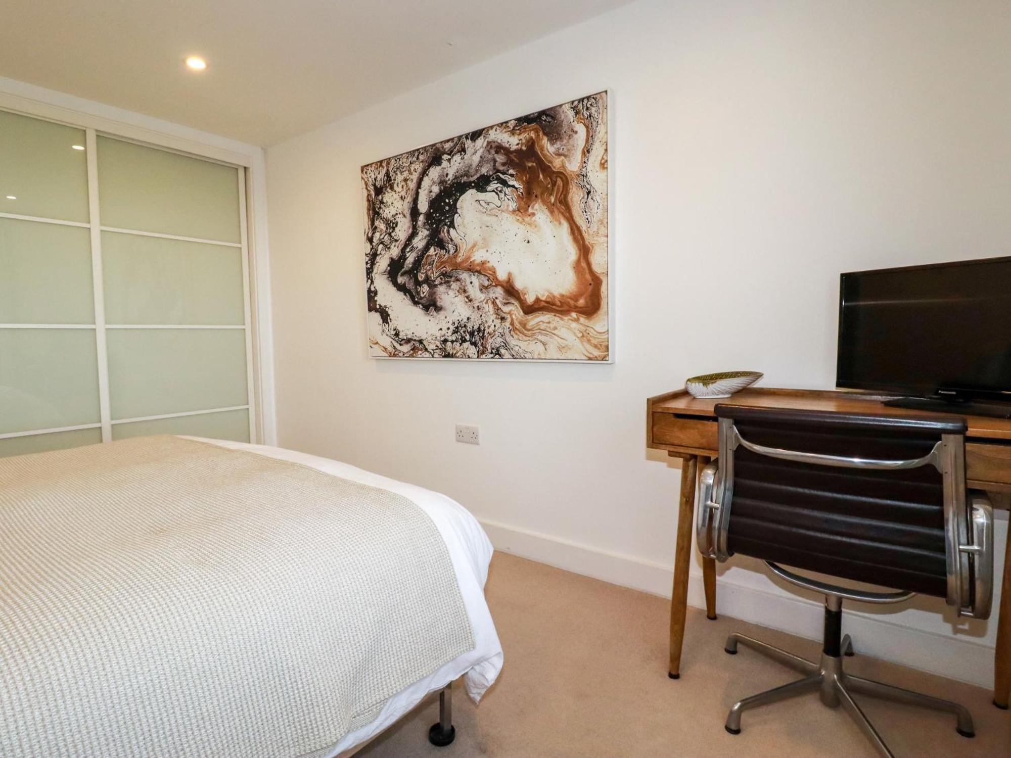 4 Ocean Gate Apartment *