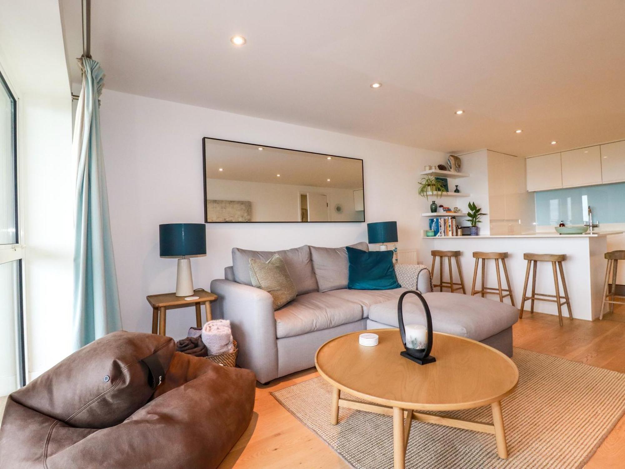 4 Ocean Gate Apartment