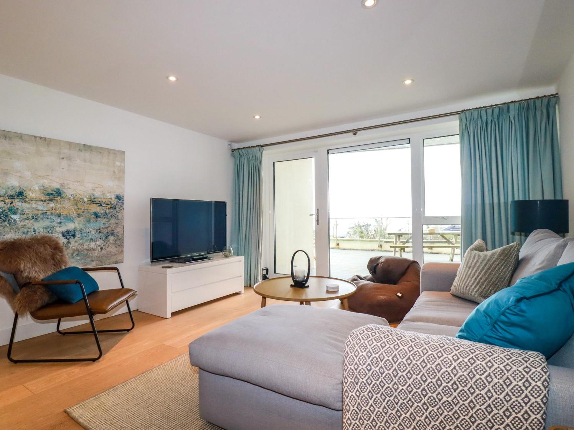 4 Ocean Gate Apartment *