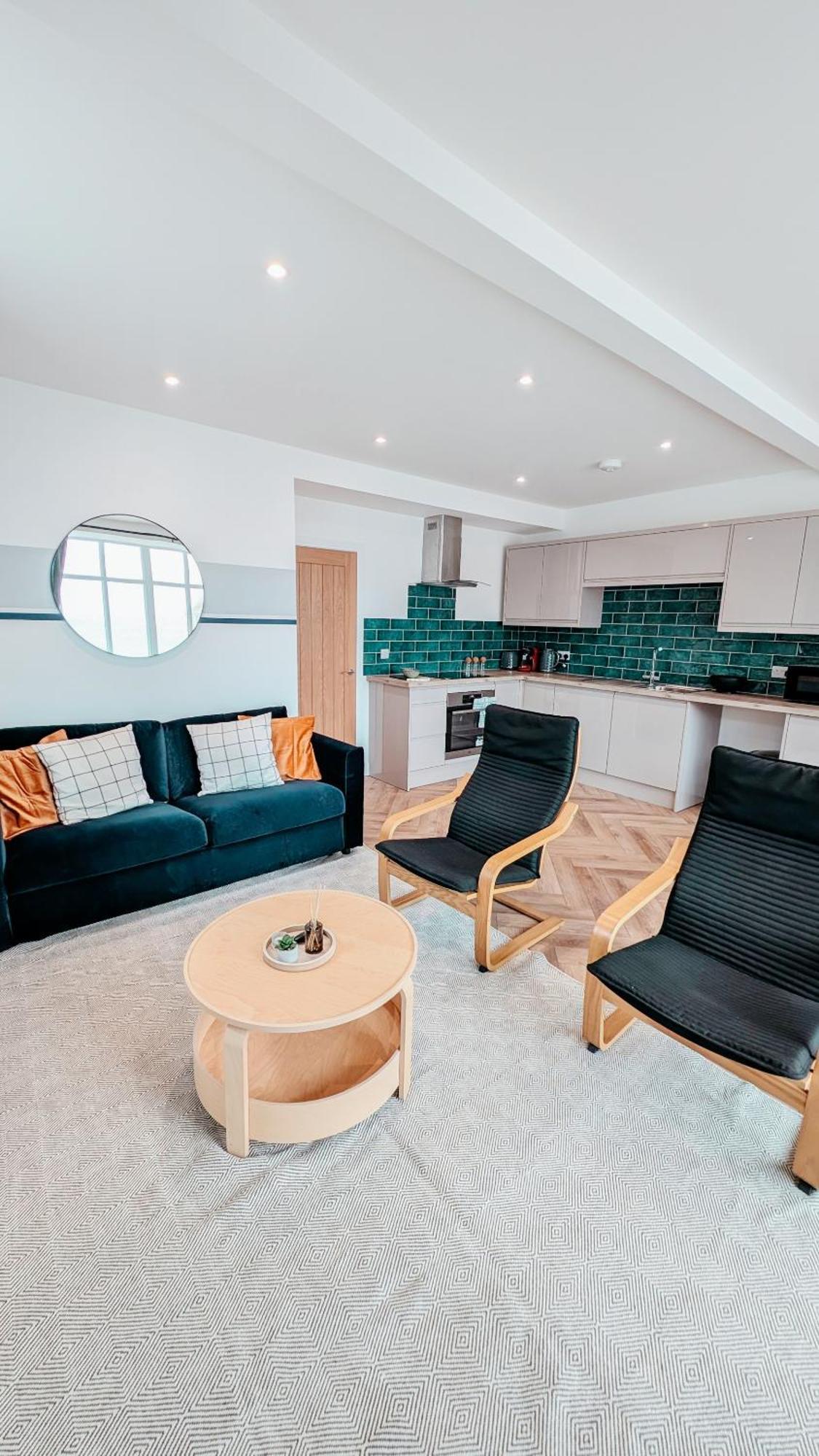 Central Apartment- Stunning Sea Views- 100M To Beach- Brand New For 2025- Sleeps 6 * Newquay (Cornwall)
