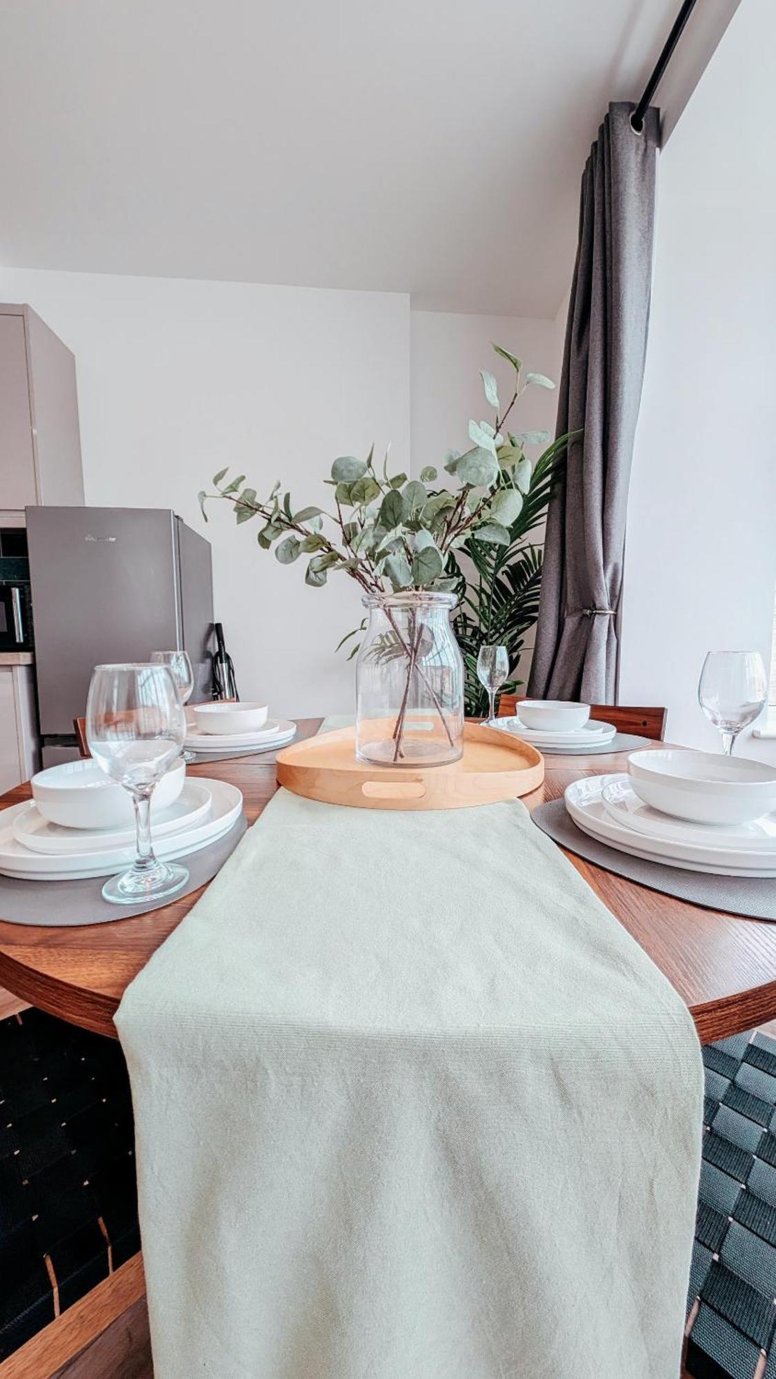 Holiday home Central Apartment- Stunning Sea Views- 100M To Beach- Brand New For 2025- Sleeps 6