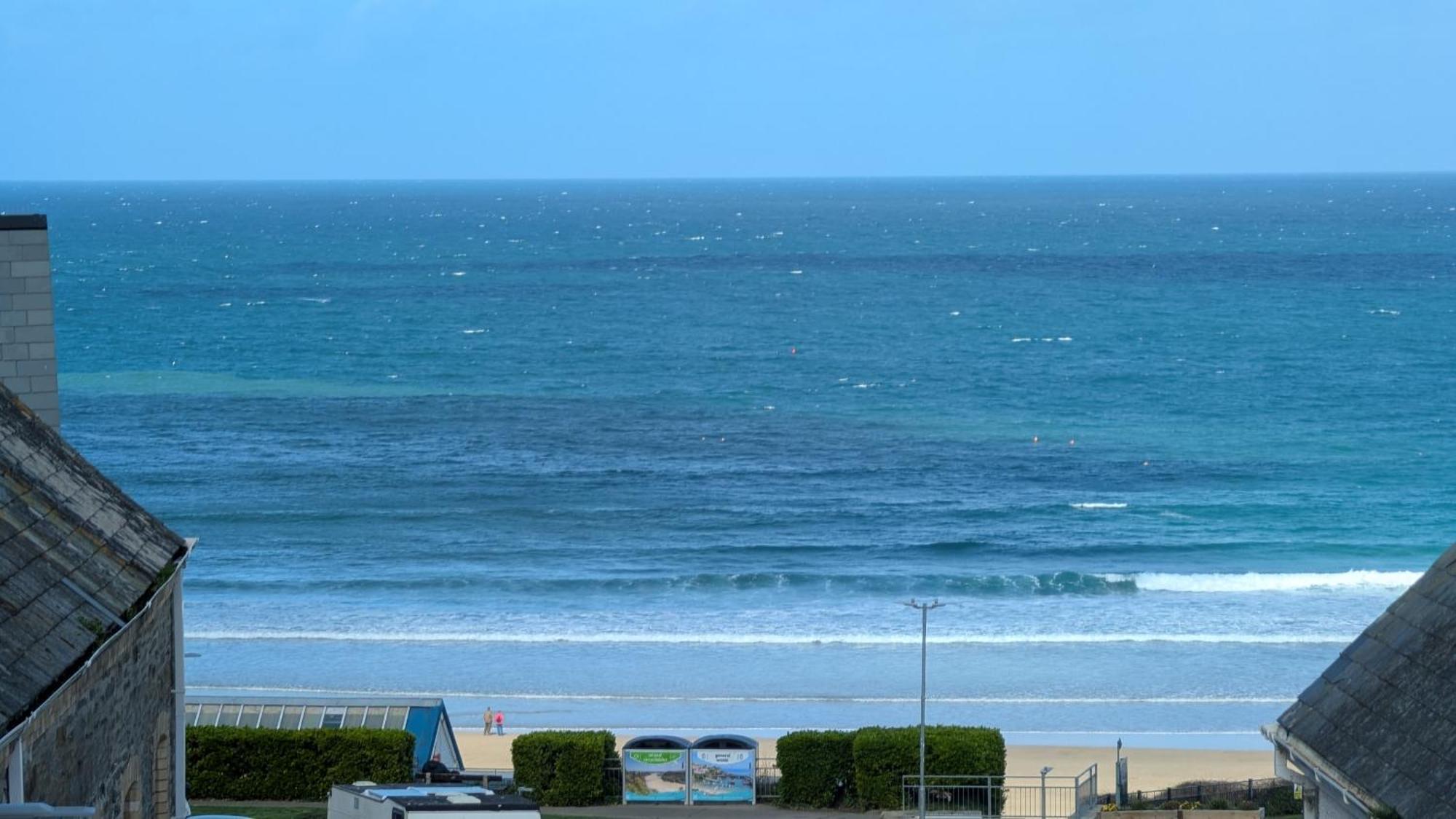 Central Apartment- Stunning Sea Views- 100M To Beach- Brand New For 2025- Sleeps 6 *