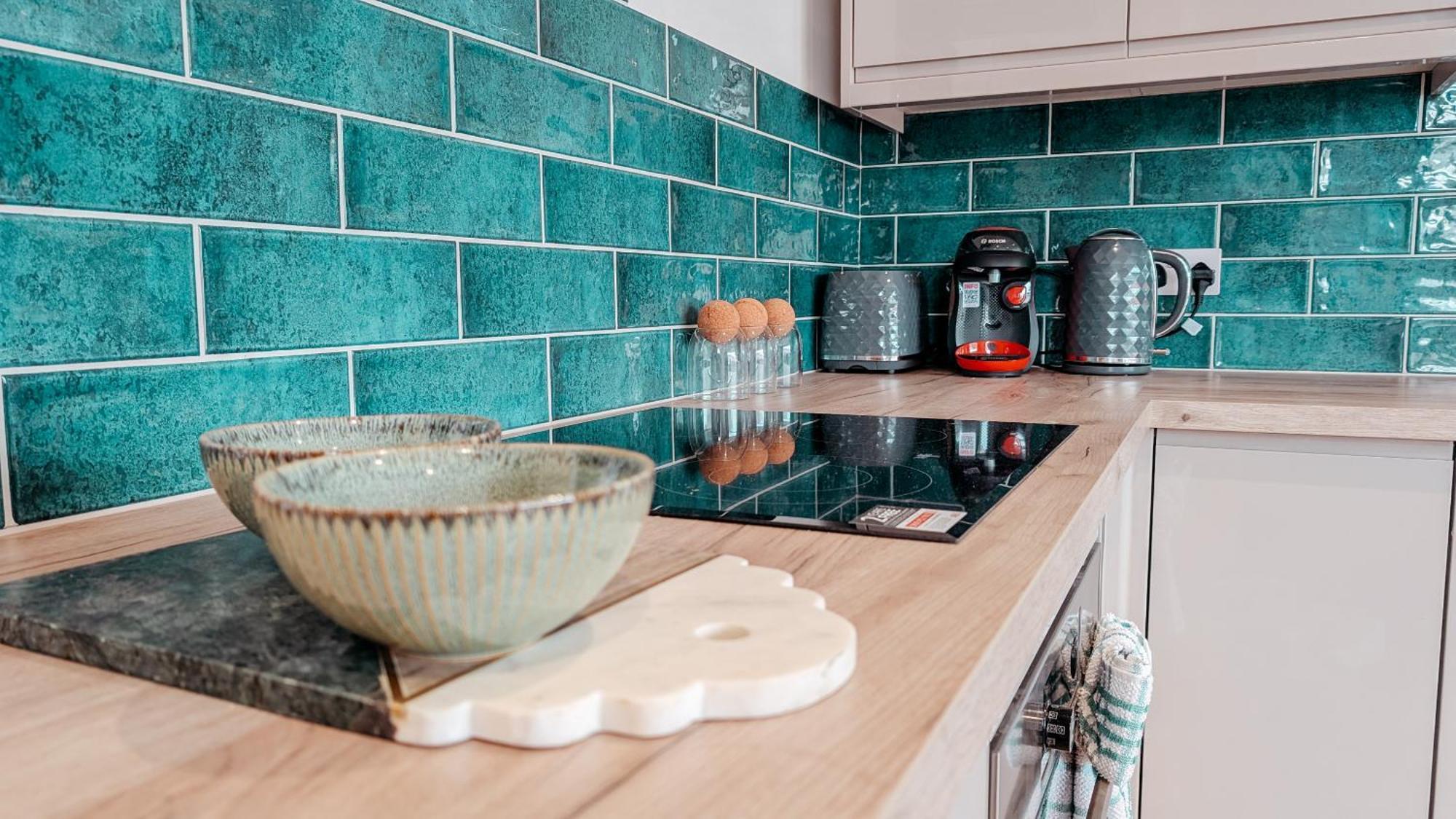 Holiday home Central Apartment- Stunning Sea Views- 100M To Beach- Brand New For 2025- Sleeps 6 Newquay (Cornwall)