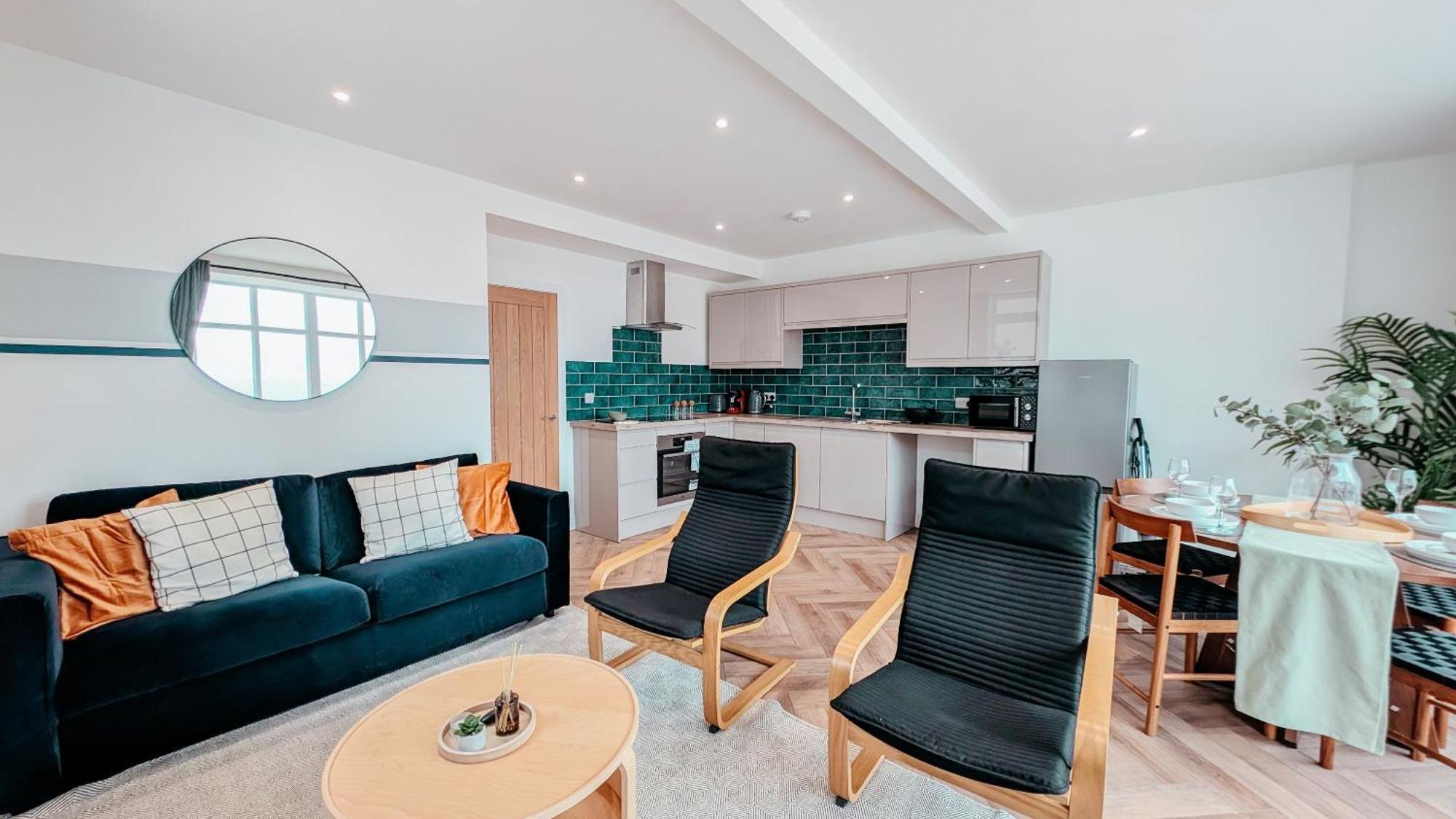 Central Apartment- Stunning Sea Views- 100M To Beach- Brand New For 2025- Sleeps 6 *