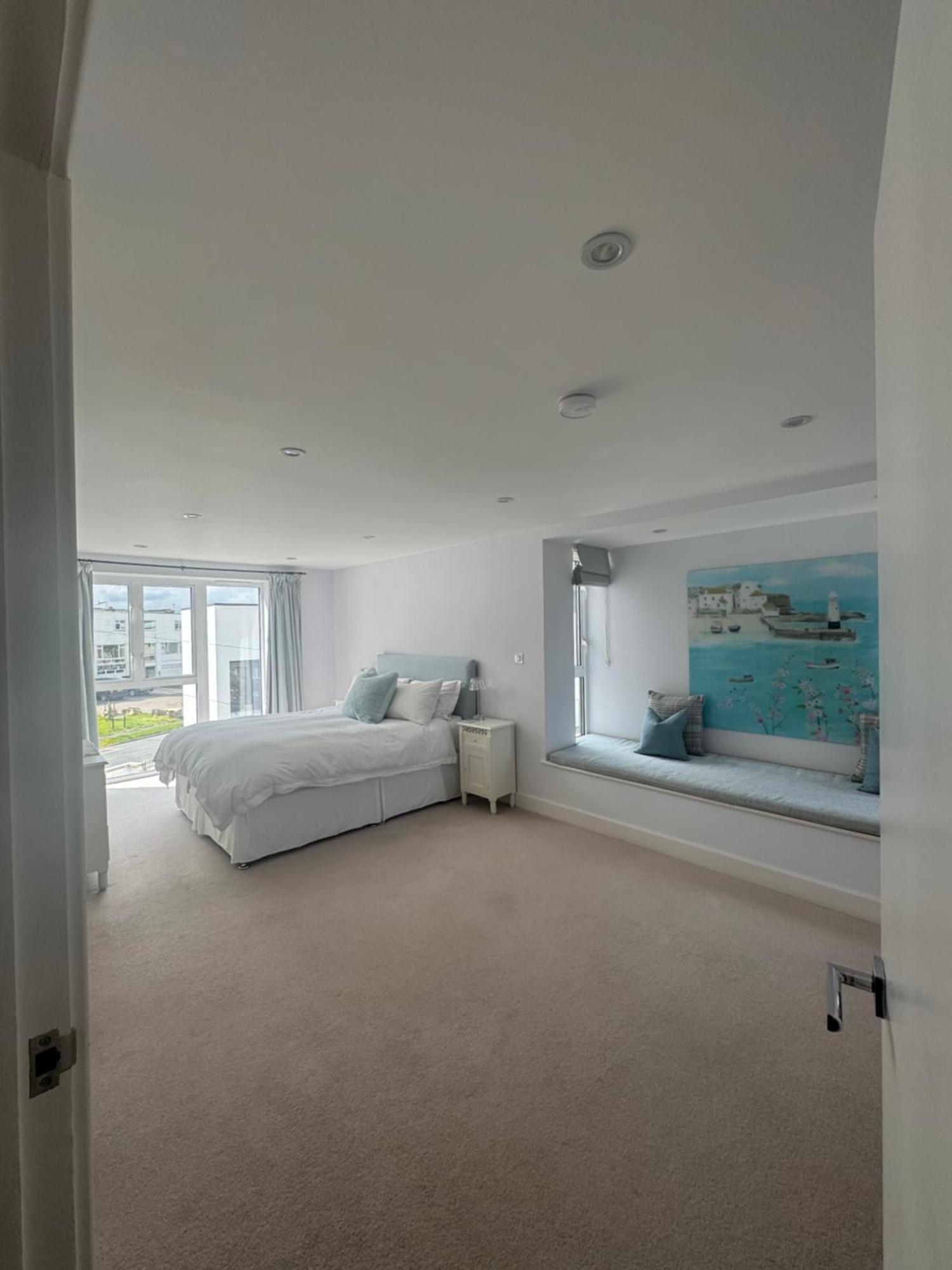 6 Ocean Gate Apartment *