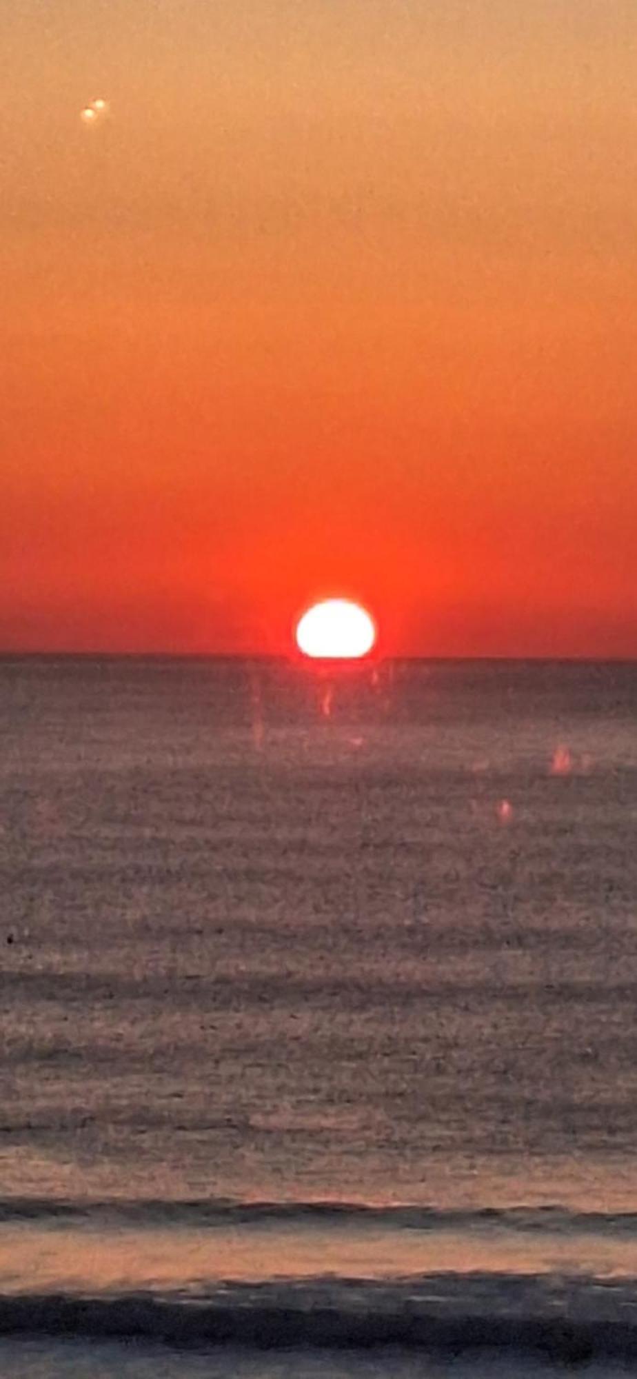 Sunset Retreat Caravan With Large Wrap Around Decking Holiday home Newquay (Cornwall)