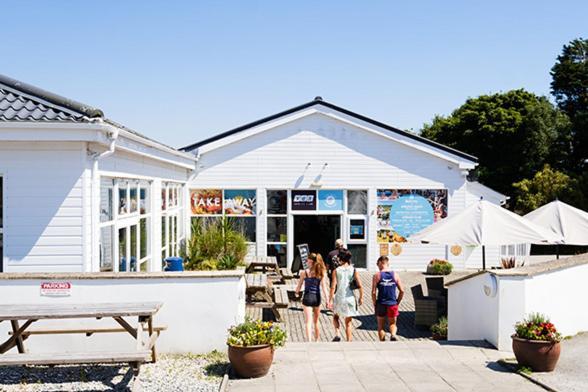 Cornwall Family Friendly With Free Use Of Pool, Soft Play, Mini Golf, Tennis, Gym, Fitness Classes, Sauna And Ice Baths Holiday home *