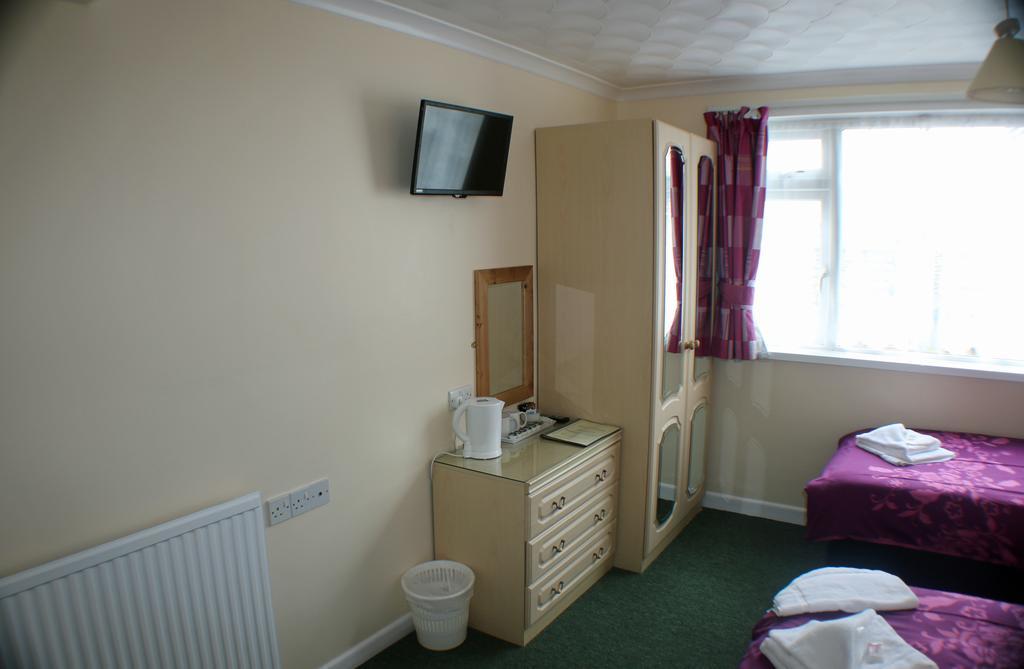The Glendeveor Guest house 3*