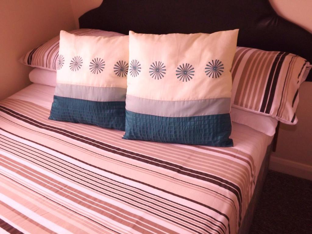 Surfside - Fistral Beach 2*