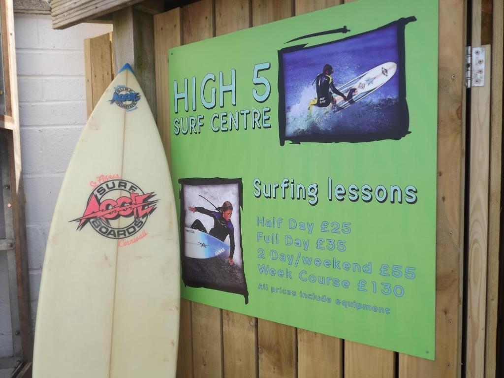 Surfside - Fistral Beach 2*