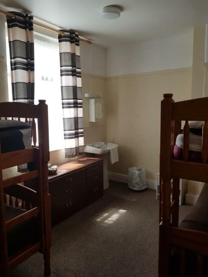 Surfside - Fistral Beach 2*