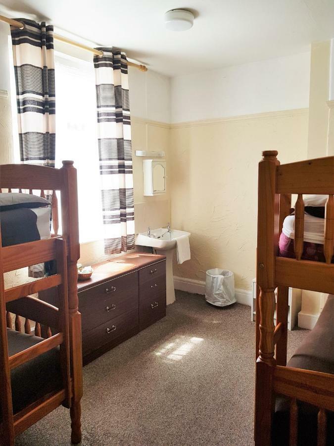 Surfside - Fistral Beach 2*