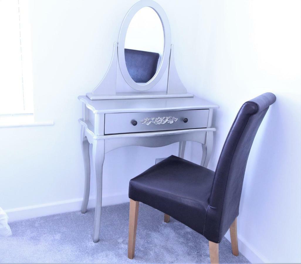 Newquay Escape, 5 Spacious Ensuite Bedrooms & Parking- Simplycheckin Сasa de vacaciones New Quay