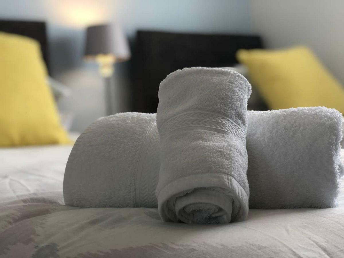 Сasa de vacaciones Newquay Escape, 5 Spacious Ensuite Bedrooms & Parking- Simplycheckin New Quay