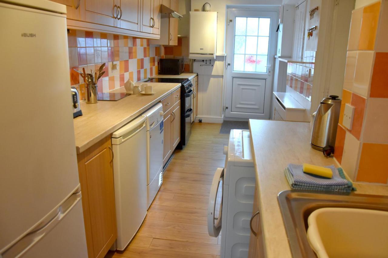 Newquay Escape, 5 Spacious Ensuite Bedrooms & Parking- Simplycheckin Сasa de vacaciones