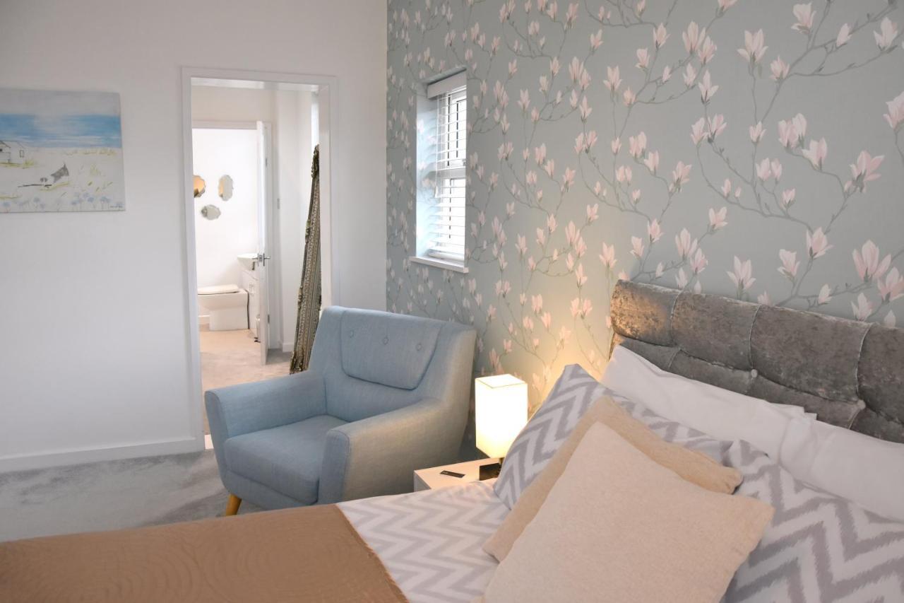 Сasa de vacaciones Newquay Escape, 5 Spacious Ensuite Bedrooms & Parking- Simplycheckin *