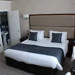 Victoria Hotel