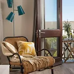 Quiet Family-Friendly Apartment 250 Metres From Beach And Town