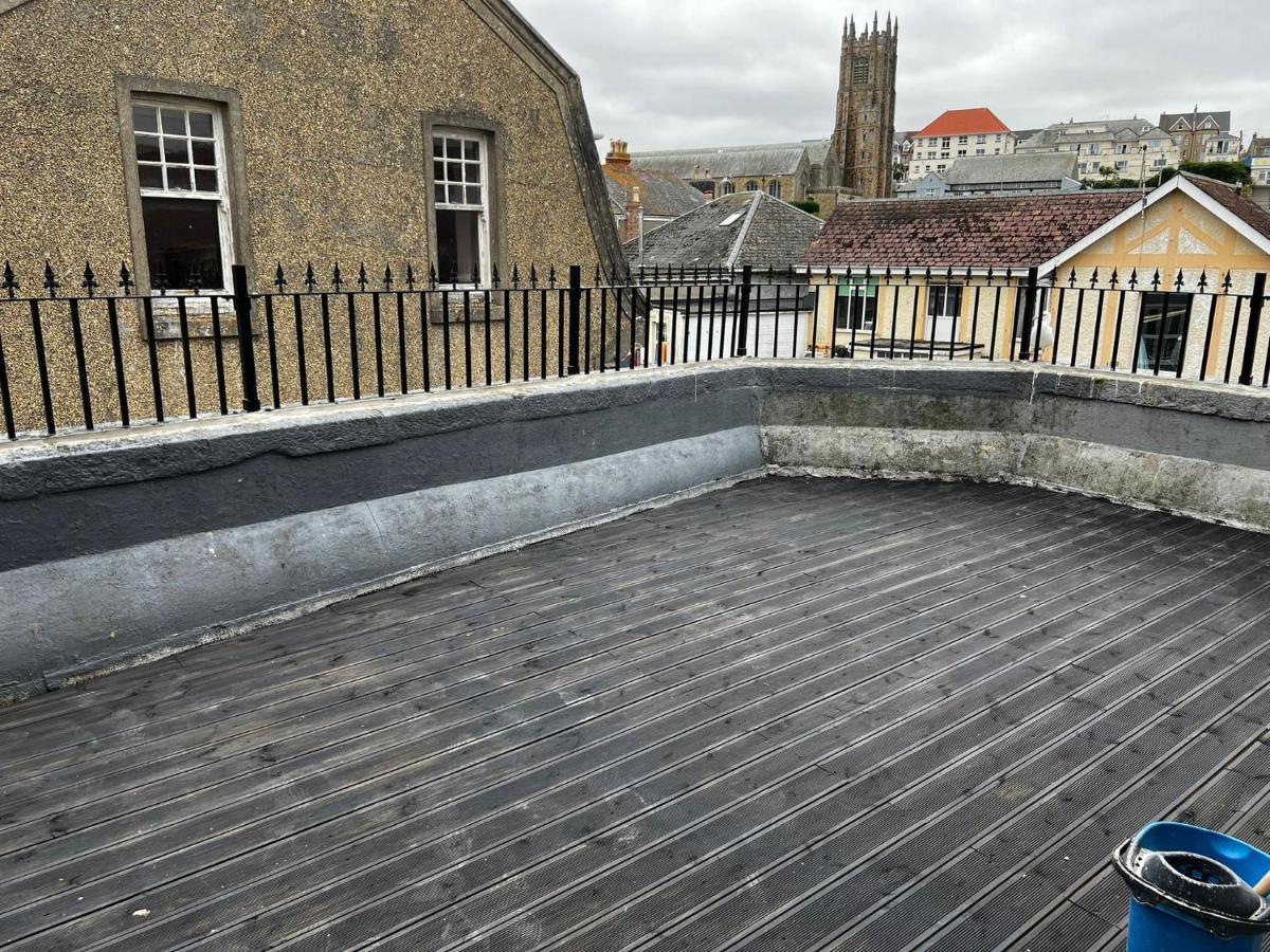 Cozy Penthouse With A Terrace!2 Minutes To Beach! Apartamento New Quay