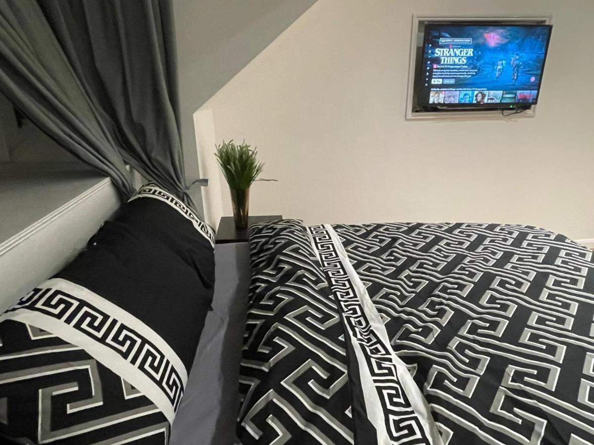 Cozy Penthouse With A Terrace!2 Minutes To Beach! Apartamento New Quay