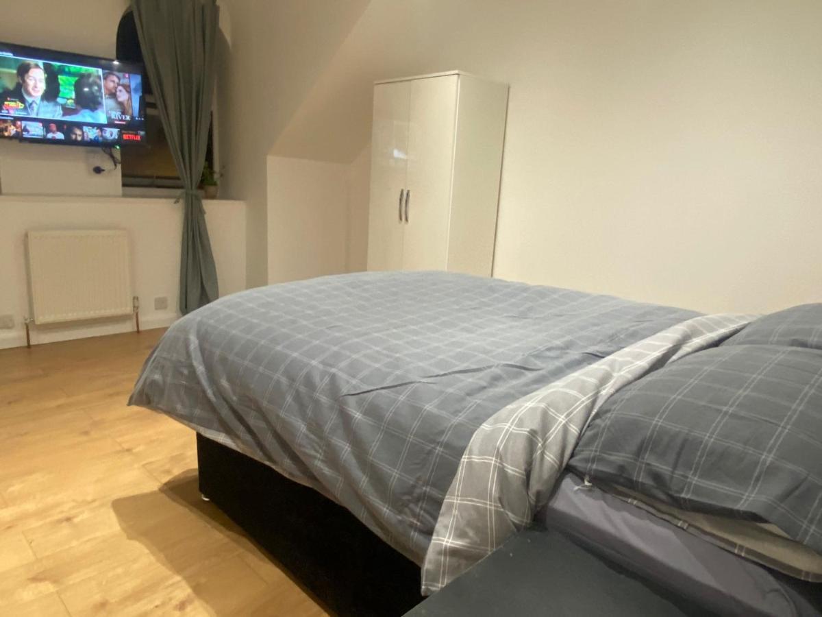 Cozy Penthouse With A Terrace!2 Minutes To Beach! New Quay