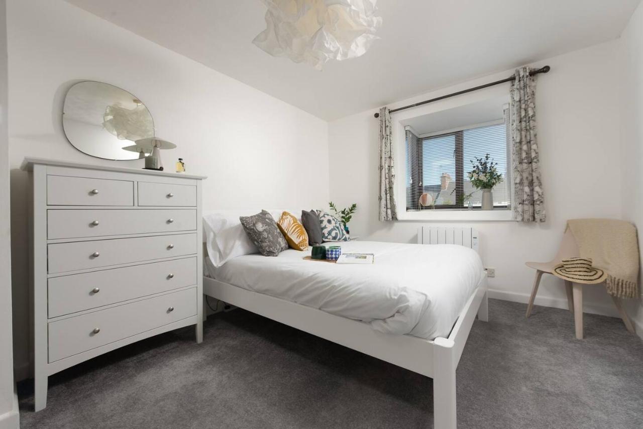 Quiet Family-friendly 250 Metres From Beach And Town Apartamento