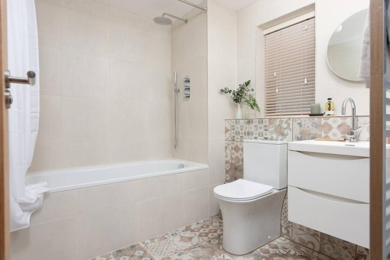 Quiet Family-friendly 250 Metres From Beach And Town Apartamento *