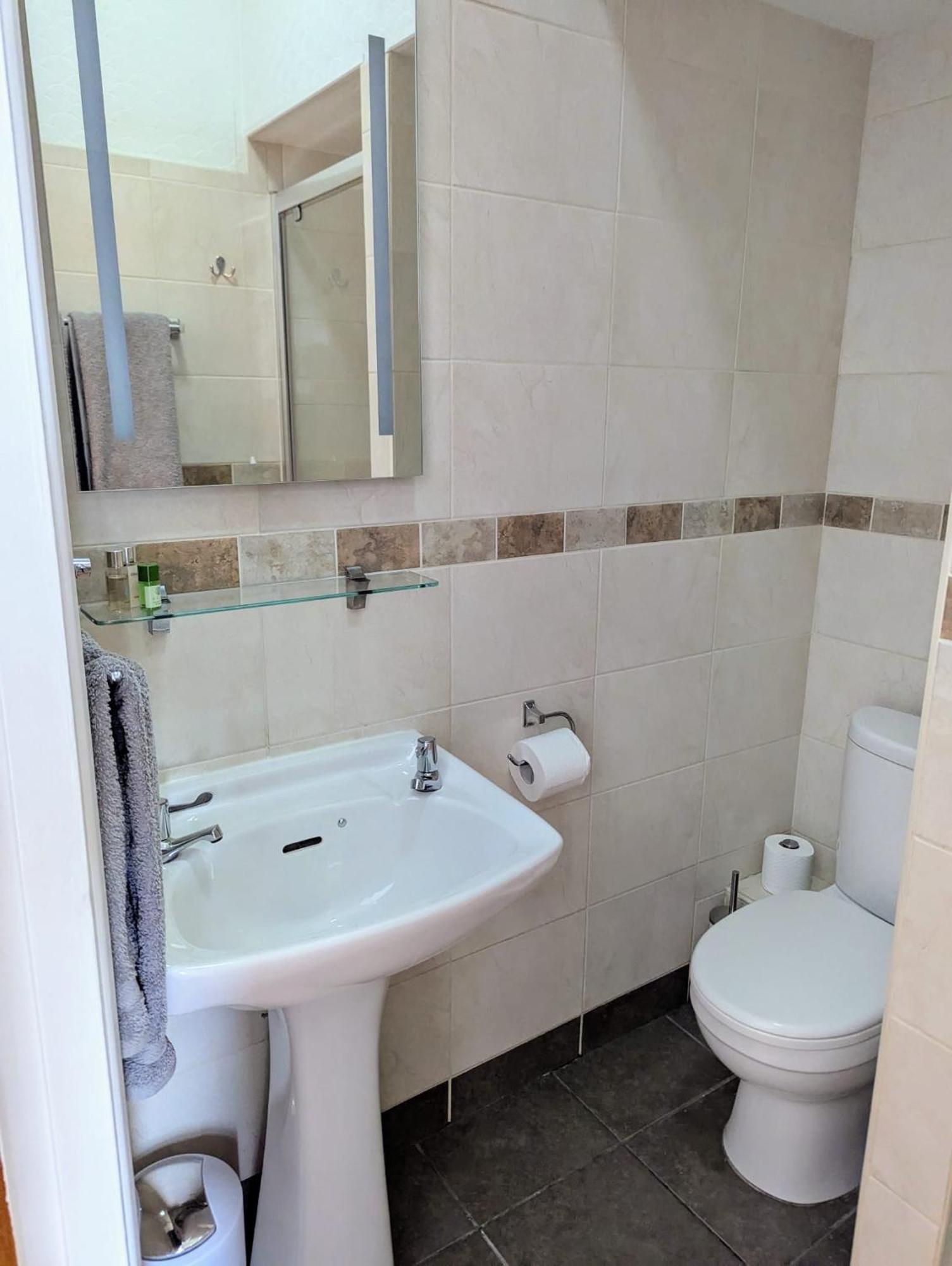 Treheveras Guest house *