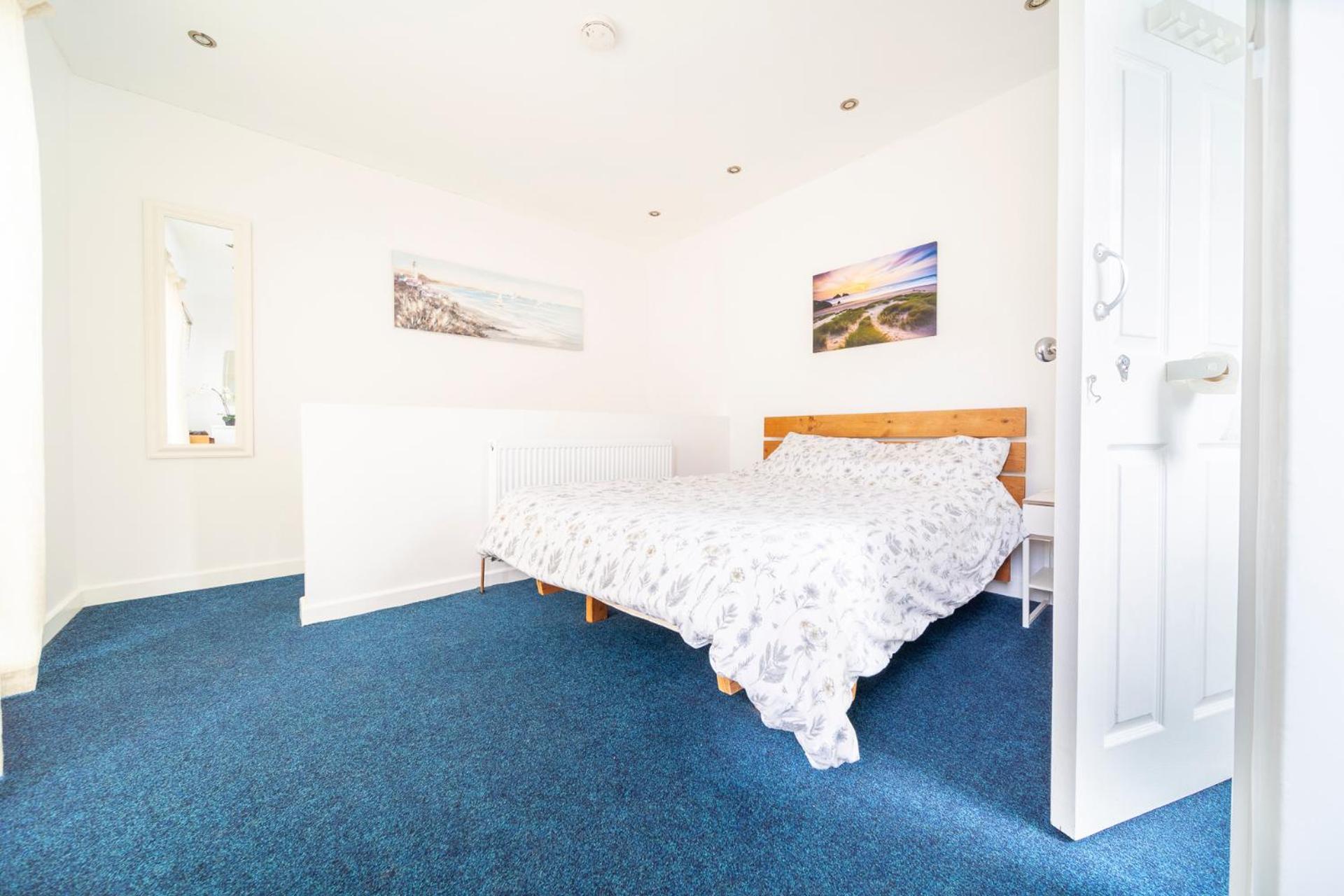 Hostel Tolcarne *