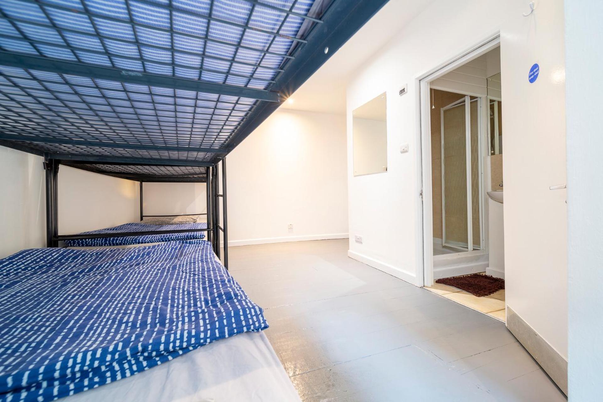 Tolcarne Hostel *