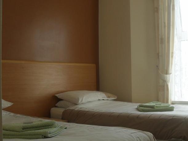 Bed & Breakfast Seashells 3*