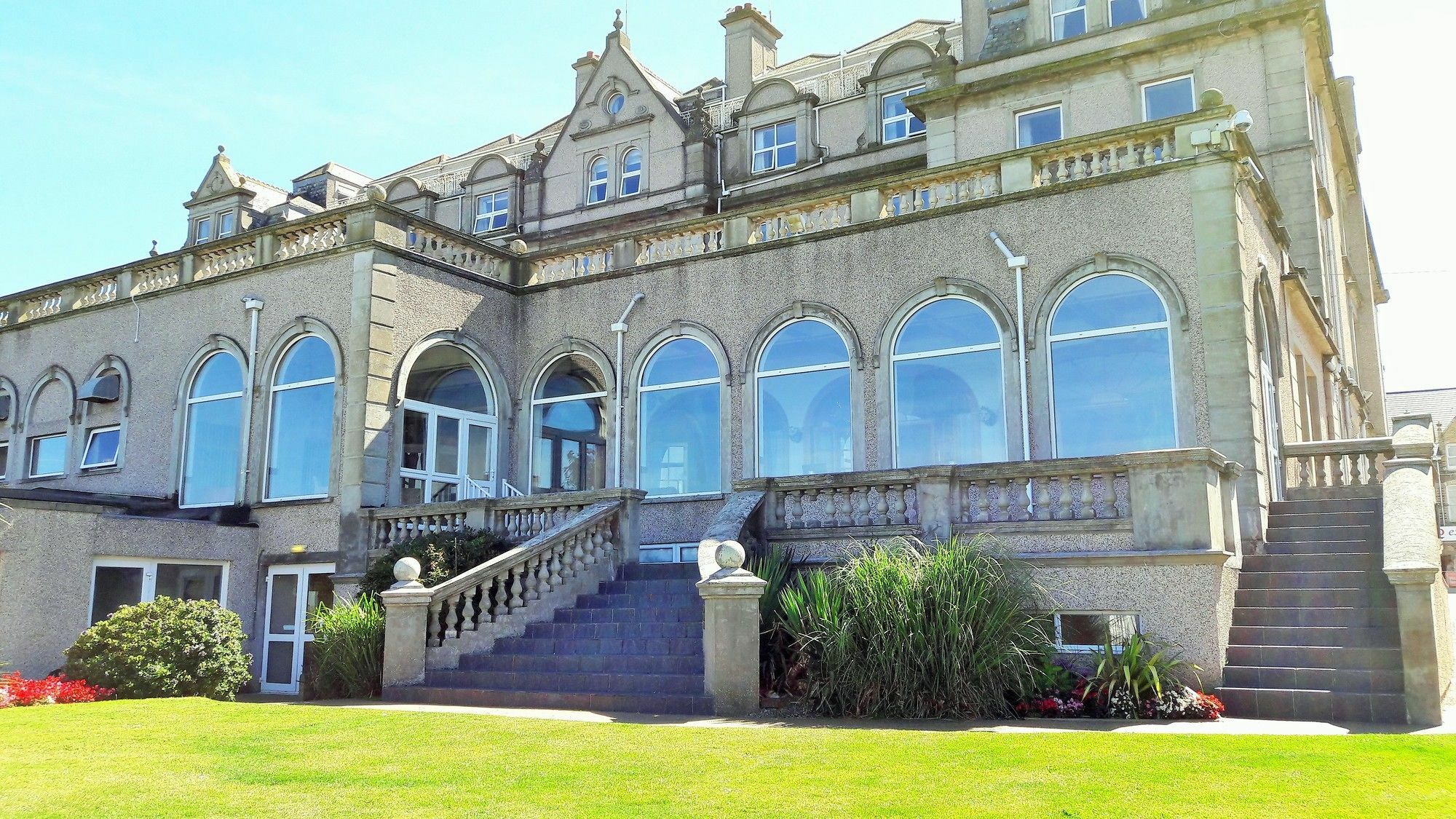 Victoria Hotel 3*